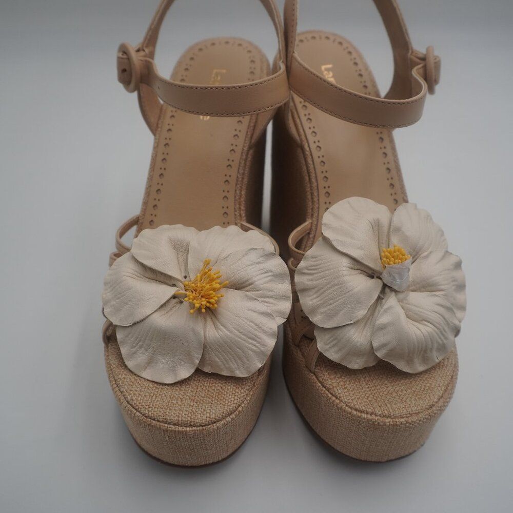 Larroude Magnolia Wedge/ Ivory Leather. Handmade, Stylish, Fashion/Chic Size 8.5
